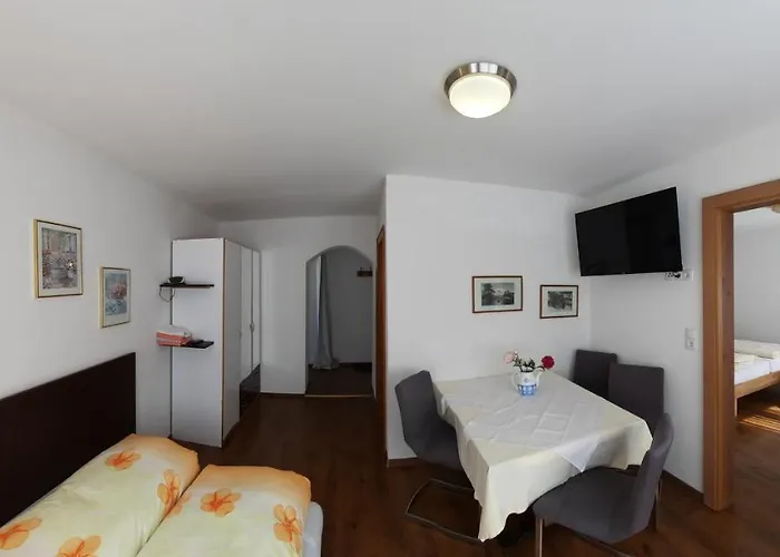 Steinadler فندق مبيت وإفطار نيوستيف ام ستوبيتا