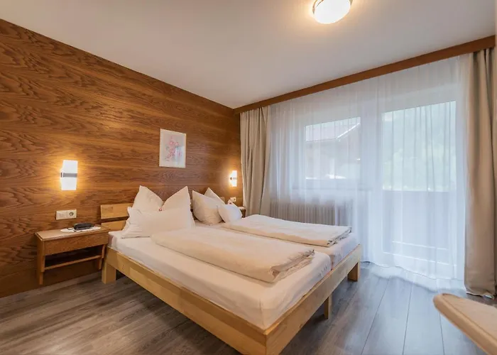 Steinadler לינה וארוחת בוקר ניוסטיפט אים סטובאיטל