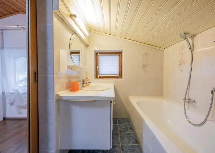 Steinadler לינה וארוחת בוקר ניוסטיפט אים סטובאיטל